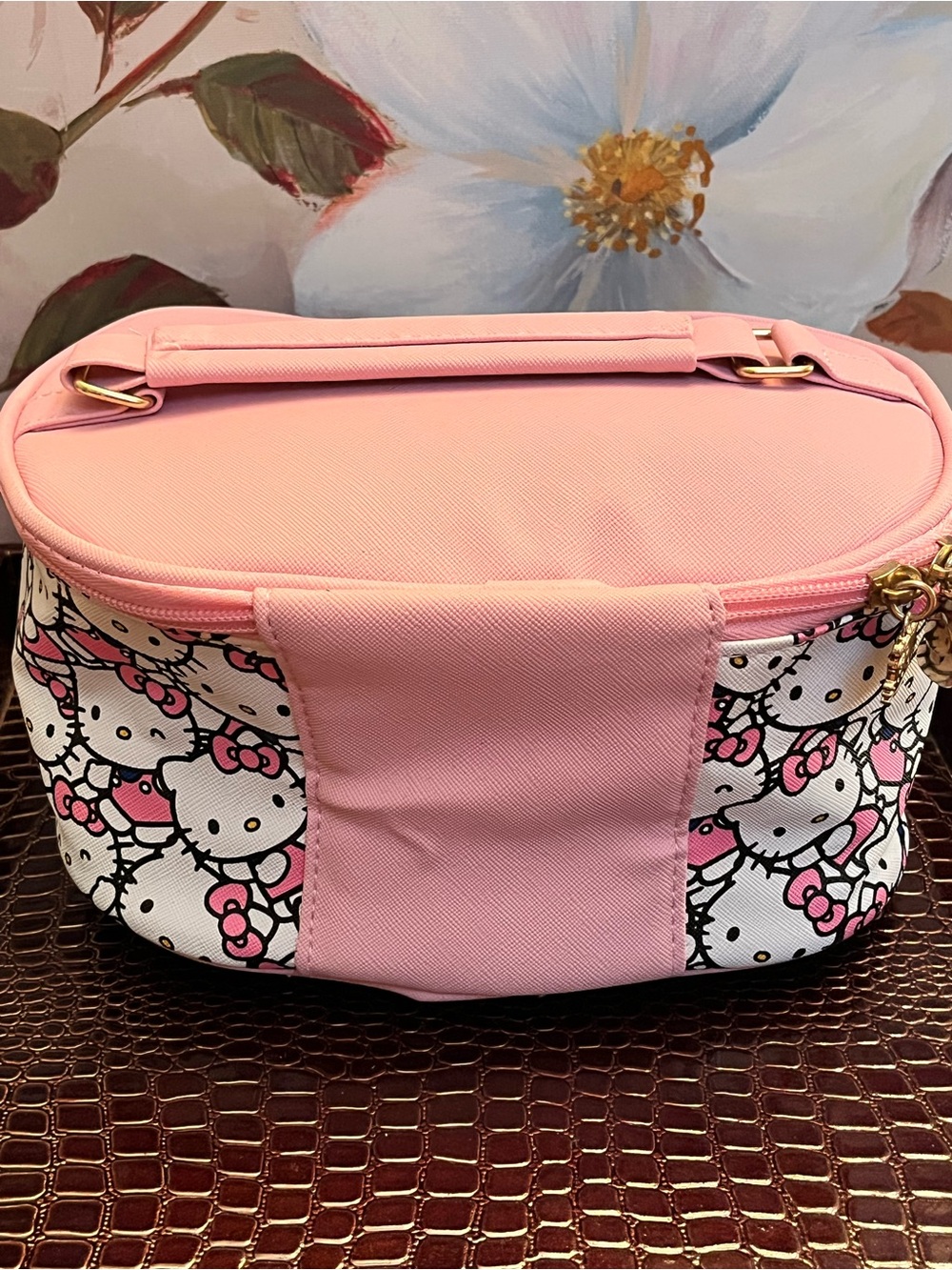 Sanrio Hello Kitty Oval Pink & White Cosmetic Travel Case (GUC) - Picture 5 of 10